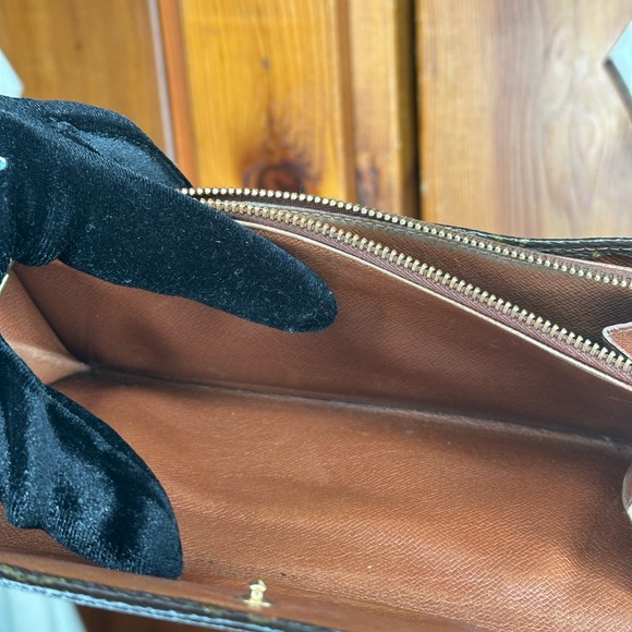 Louis Vuitton Sarah Monogram Wallet - FULL INCLUSION - Picture 13 of 15